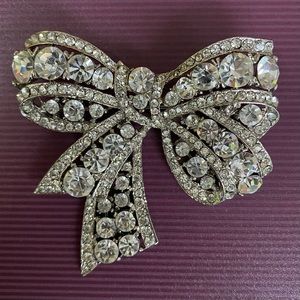 Vintage rhinestone rare bow design pin / brooch